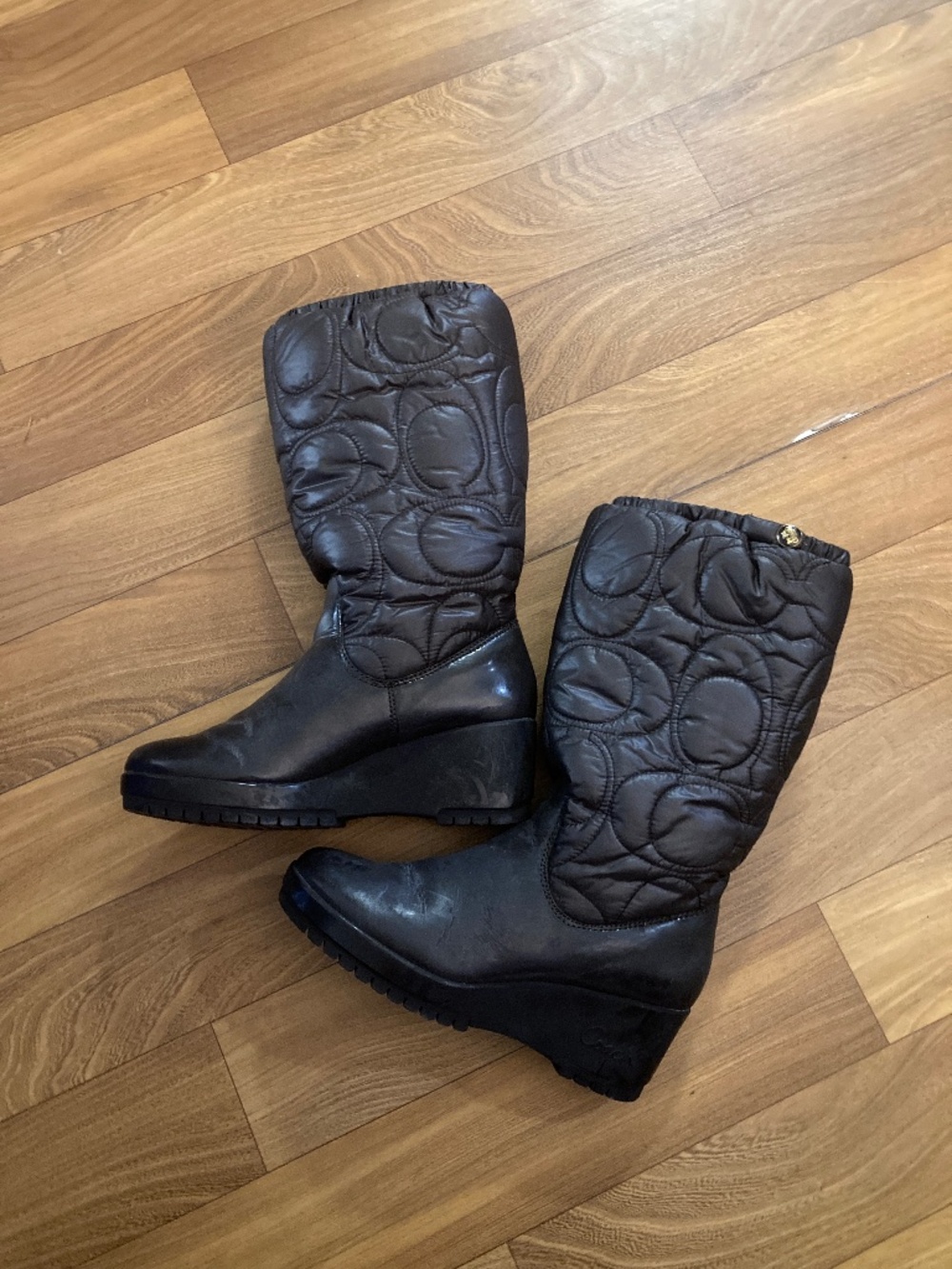 Coach Cantina A7368 Quilted Logo Pull On Brown Wedge Winter Boots Women's Size 7